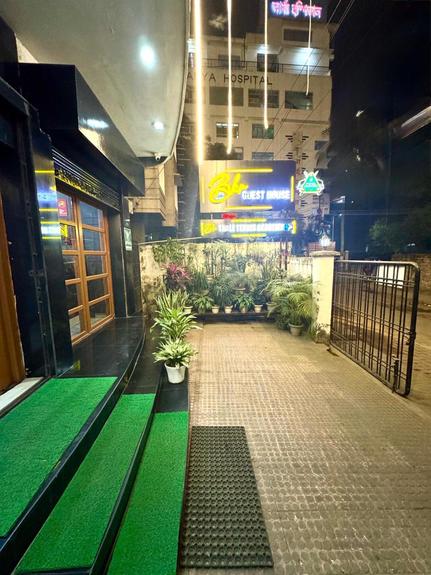 Hotel B K R グワーハーティー エクステリア 写真