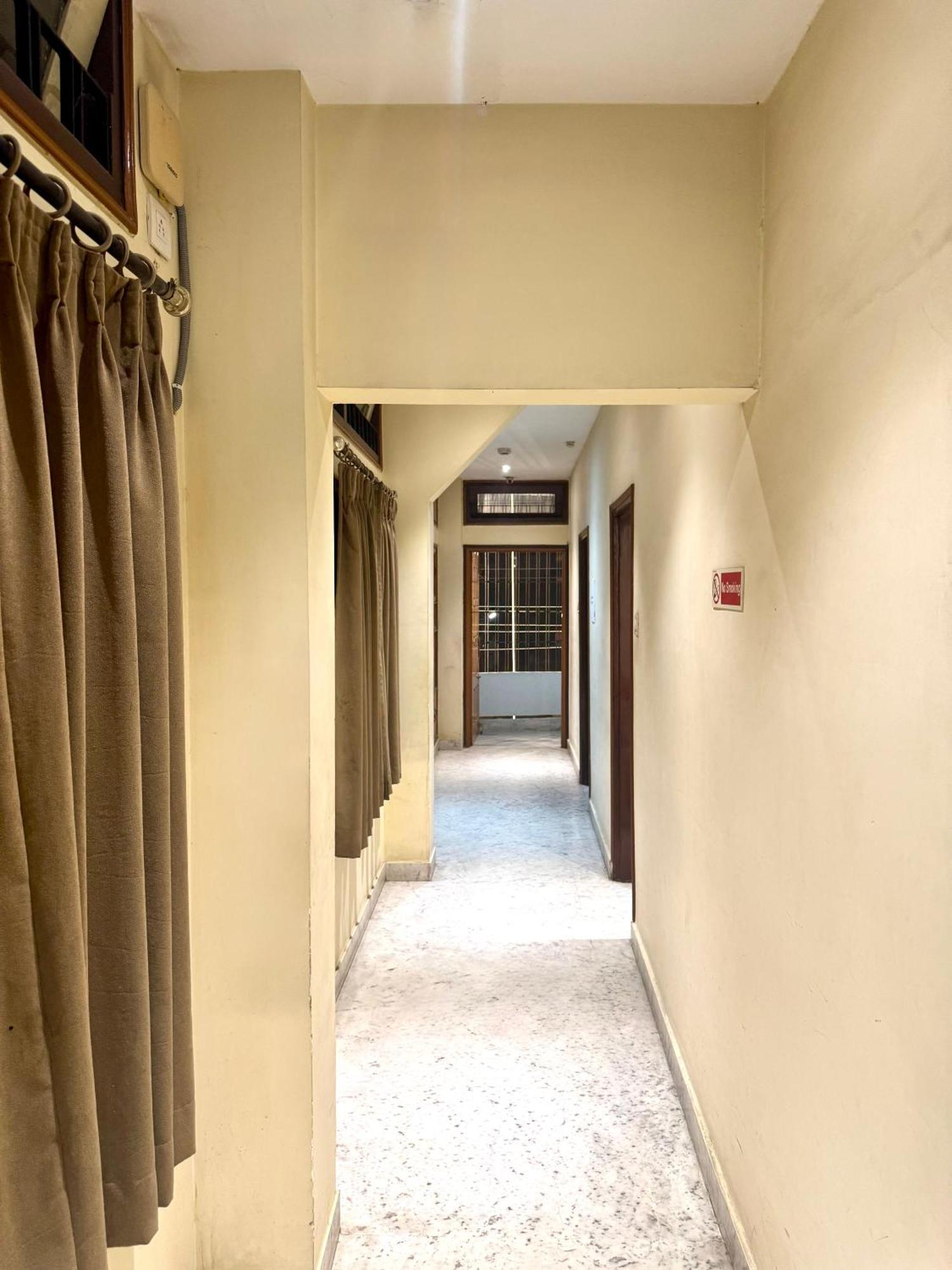 Hotel B K R グワーハーティー エクステリア 写真