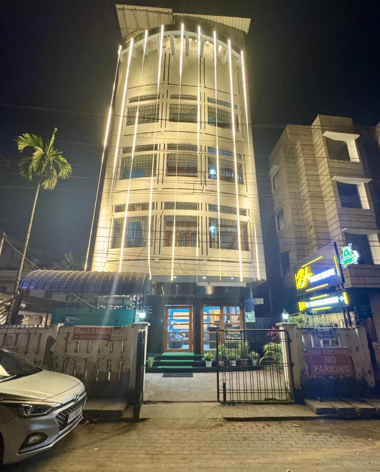 Hotel B K R グワーハーティー エクステリア 写真